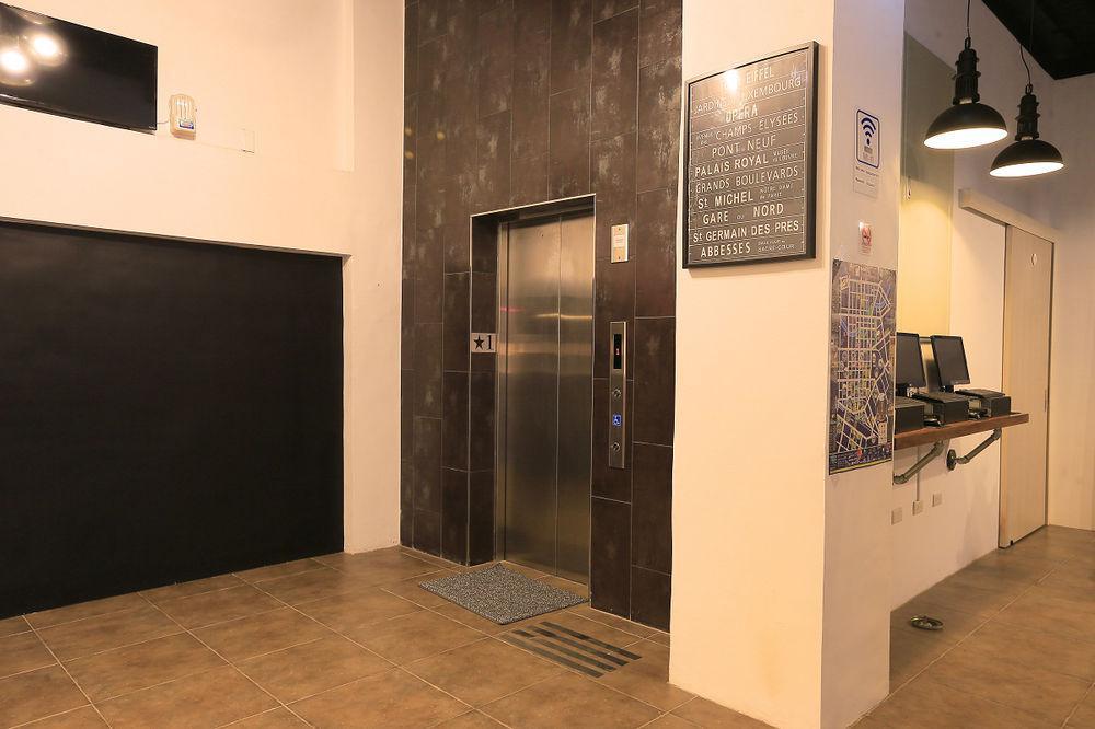 Backpacker 41 Hostel - Тайчжун Екстер'єр фото