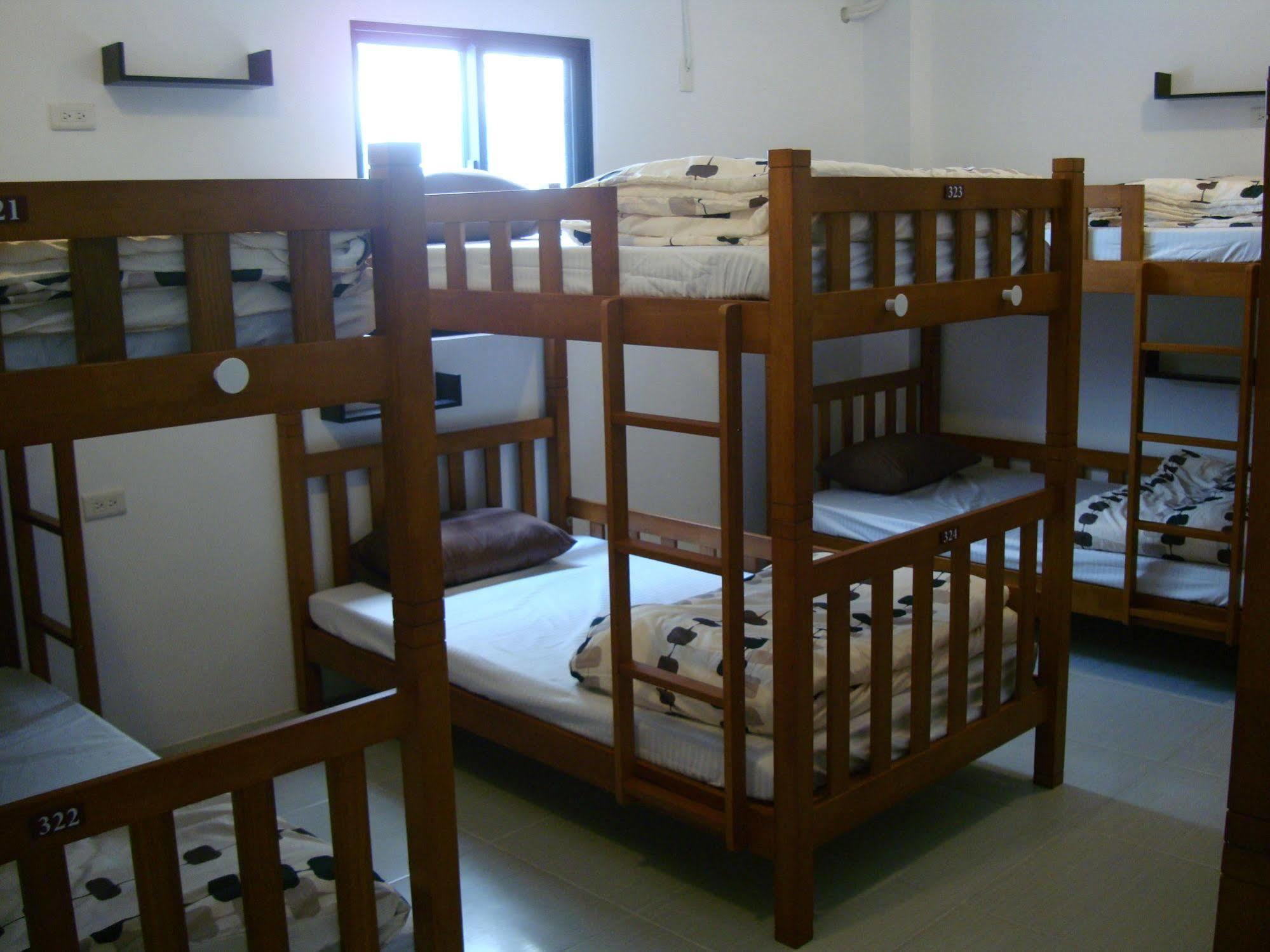 Backpacker 41 Hostel - Тайчжун Екстер'єр фото